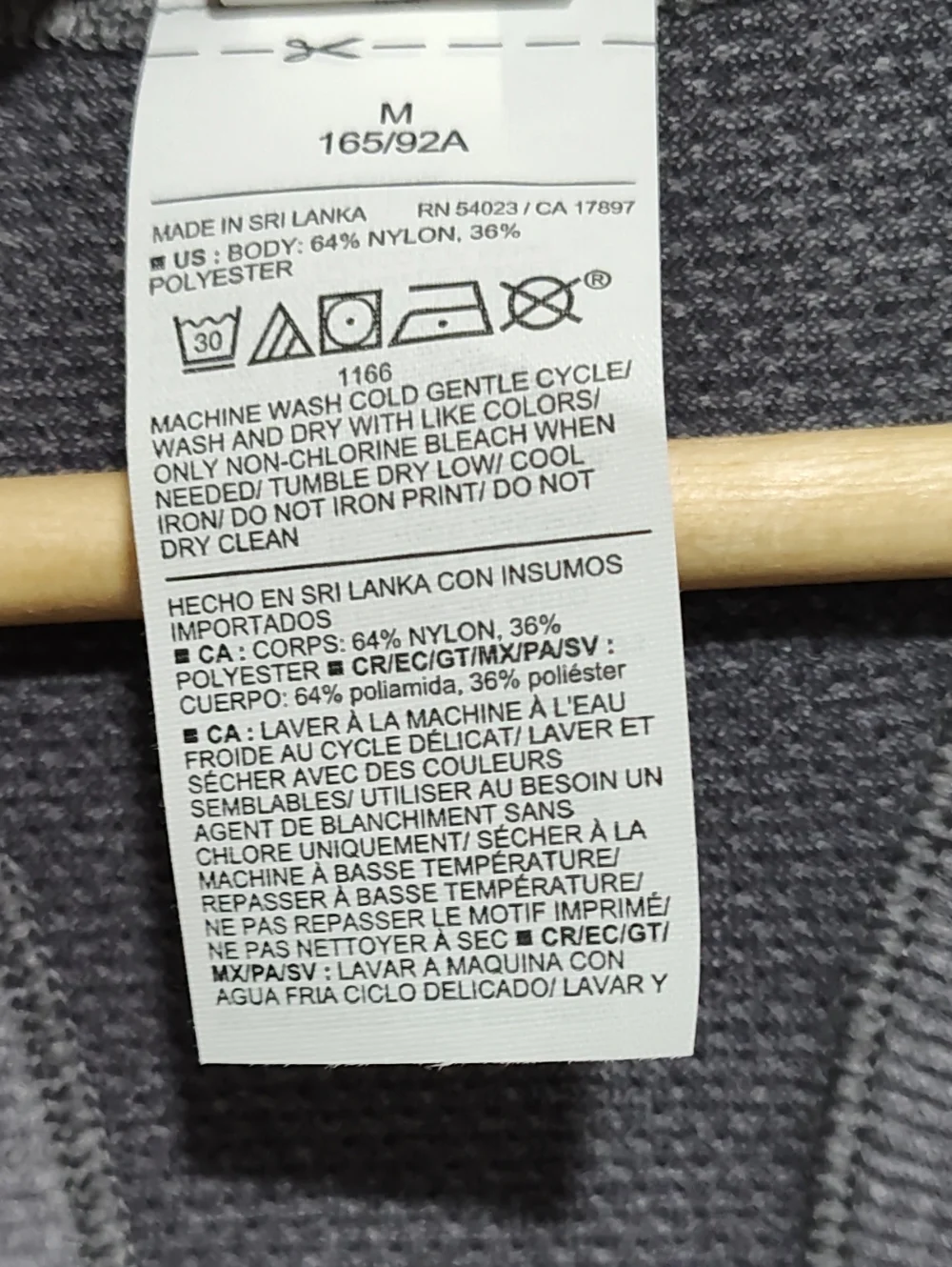 Old Navy Women's Fluid Seamless Fitted Tank Top, Go-Dry, Gray, Size Medium NWT - Picture 10 of 10